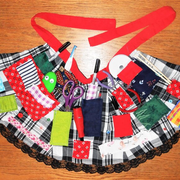 Handmade children's apron red, black and white - Picture 1 of 1